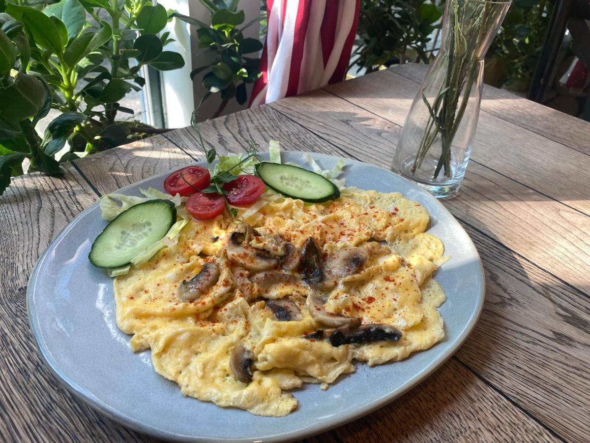 Ejjeli Bagoly Etterem Es Panzio Bed & Breakfast Budapest Eksteriør bilde
